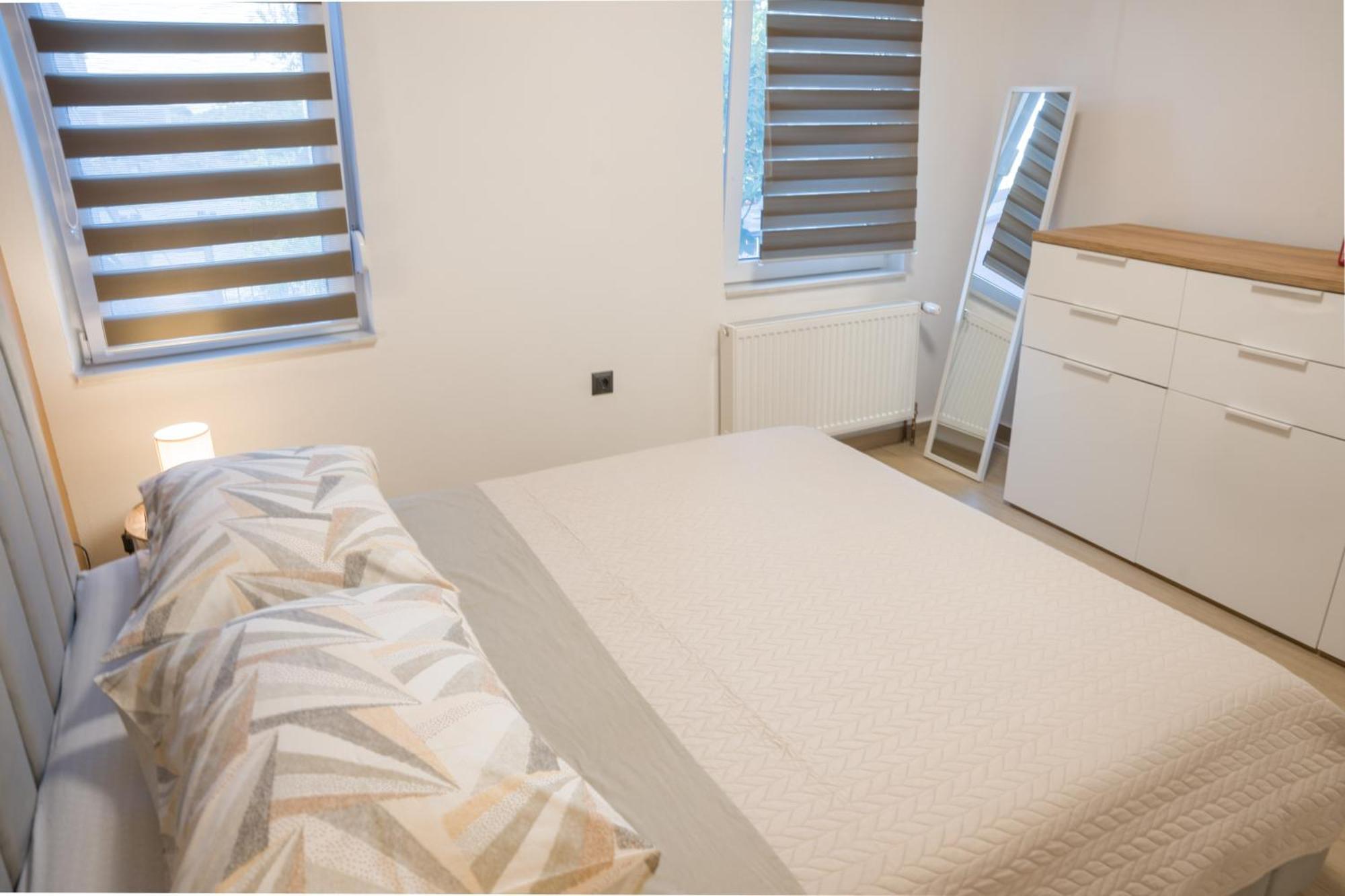 Apartmani Toni Дрниш Екстер'єр фото